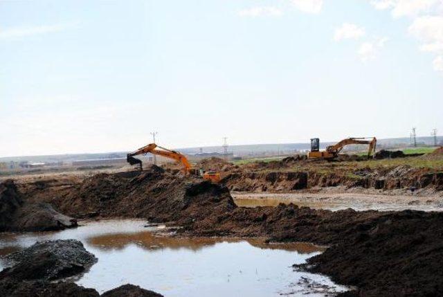 Dicle Nehri Üzerindeki Kum Ocağı Belediyece Yıkıldı