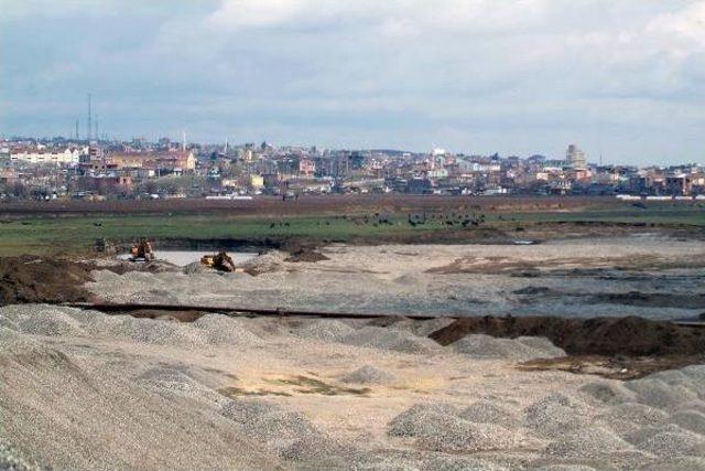 Dicle Nehri Üzerindeki Kum Ocağı Belediyece Yıkıldı