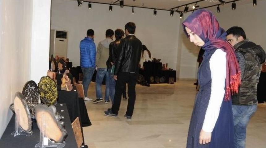 Dicle &Uuml;niversitesi&rsquo;nde Seramik Sergisi A&ccedil;ıldı