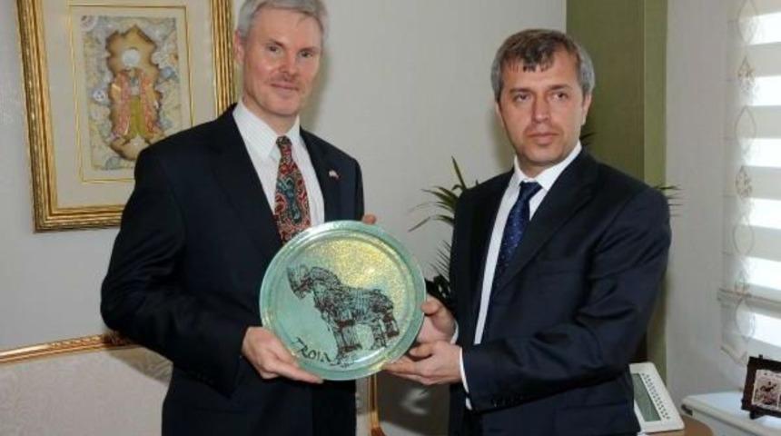 Başkonsolos Hunter'dan &Ccedil;anakkale Valisi &Ccedil;ınar'a Ziyaret