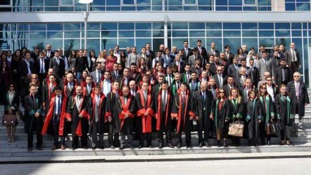 Adana Adliyesi'nde, Savcı Kiraz'ın Şehit Edilmesi Protesto Edildi (3)