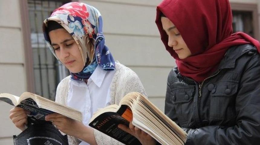 Bing&ouml;l&rsquo;de Kitap Okuma Etkinliği