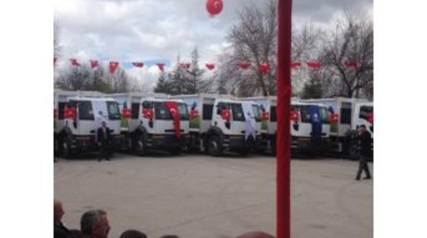 K&ouml;ylere 3 &Ccedil;&ouml;p Kamyonu Ve 150 Konteyner Tahsis Edildi