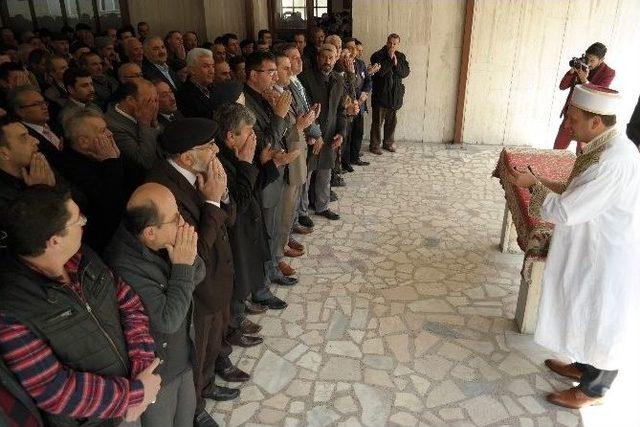 Şehit Savcı İ&ccedil;in Kızılcahamamda Gıyabi Cenaze Namazı Kılındı 1