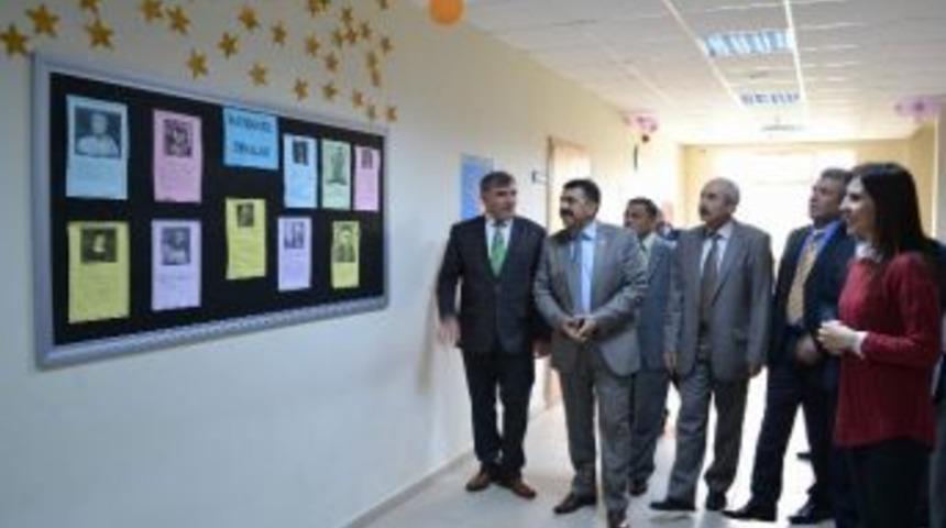 Ortaokul Koridorunda Matematik Sokağı A&ccedil;ıldı