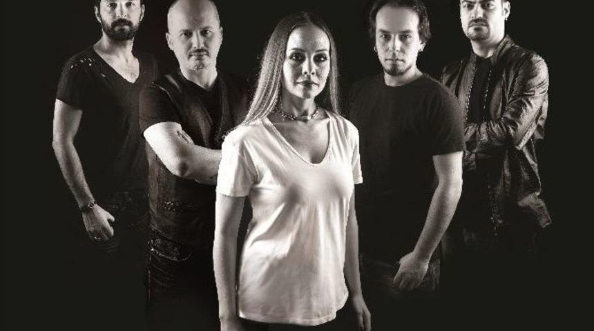 Portakal &Ccedil;i&ccedil;eği&rsquo;ne Yıldız Yağmuru