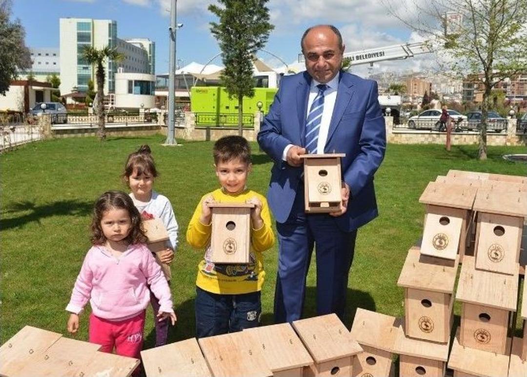 &Ccedil;iğli&rsquo;de Ağa&ccedil;lar, Kuş Yuvaları İle Şenlenecek