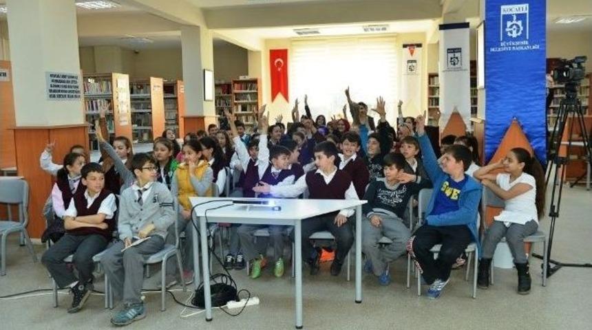 Yazar İdris&rsquo;ten &Ouml;ğrencilere &ldquo;hayallerinizden Vazge&ccedil;meyin&rdquo; &Ouml;ğ&uuml;t&uuml;