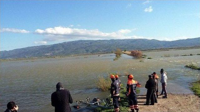 Menderes Yükselince Çoban Ağılda Mahsur Kaldı