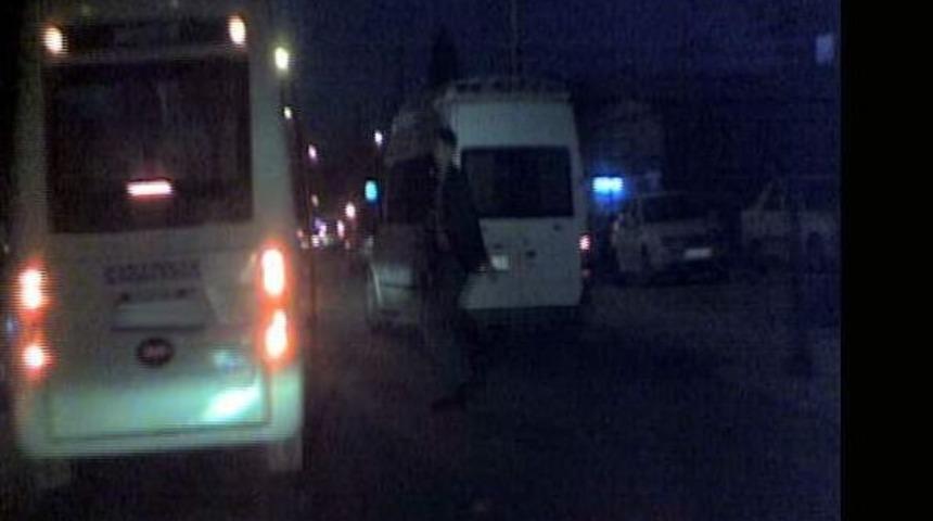 Yolcu Minib&uuml;sleri Trafikte Kazaya Davetiye &Ccedil;ıkarıyor