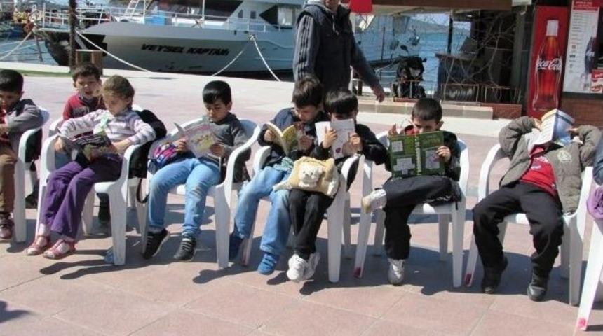 Kitap Okuyarak B&uuml;y&uuml;klerine &Ouml;rnek Oldular