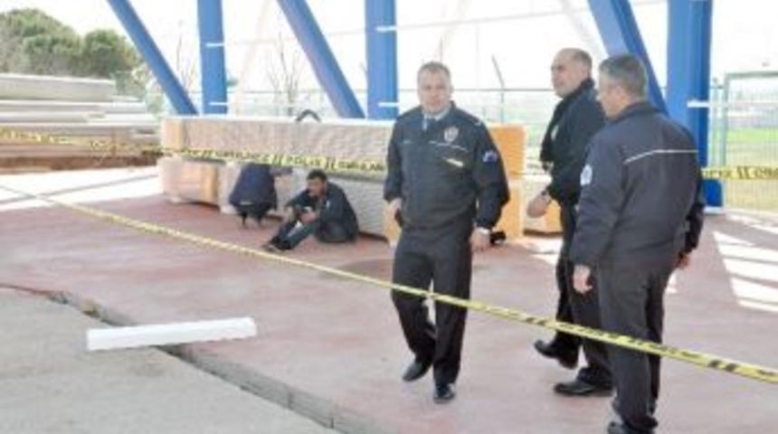 &Ccedil;atıdan D&uuml;şen İş&ccedil;i &Ouml;ld&uuml;