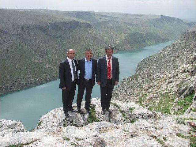 Fırat Nehri’nin Doğal Güzellikleri Başkan Özdemir’i Büyüledi