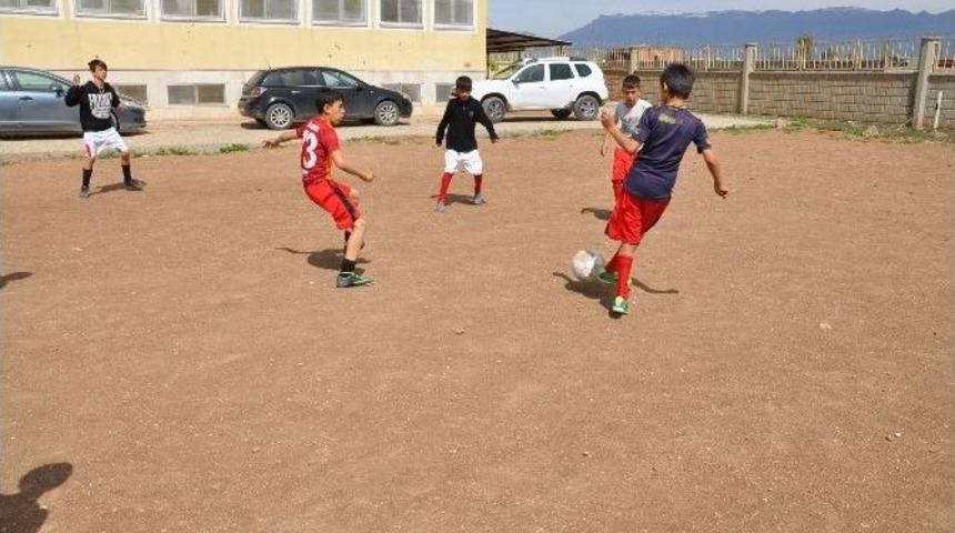 Silopi Selahattin Eyy&uuml;bi Okulu B&ouml;lge Finallerinde