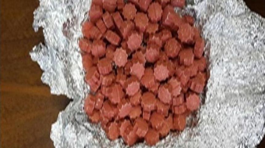 &Ccedil;anakkale&rsquo;de Uyuşturucu Kuryeliği Yapan 2 Kişi Tutuklandı