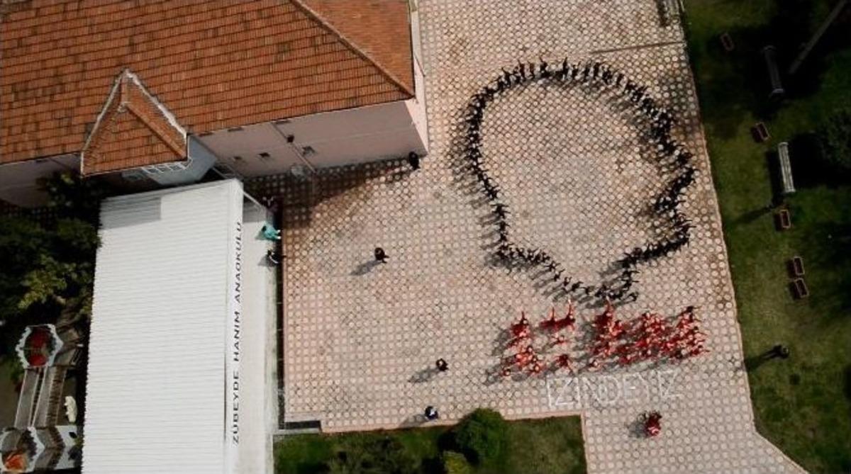 Miniklerin Atat&uuml;rk Sil&uuml;eti B&uuml;y&uuml;k Beğeni Topladı