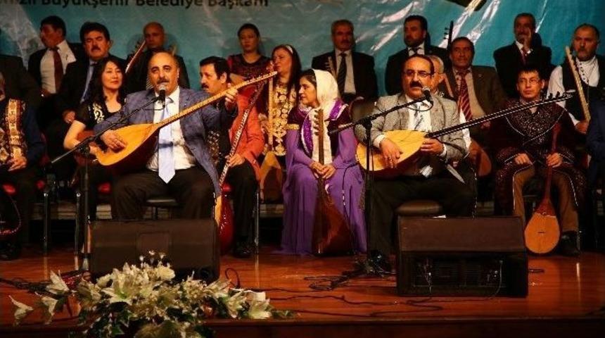 Denizli&rsquo;de Aşıklar Atıştı