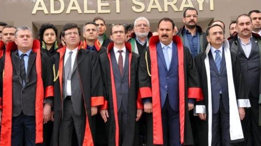 Şehit Savcı Kiraz, Sivas'ta Meslektaşları Tarafından Anıldı