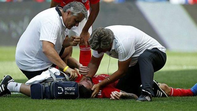 Fenerbahçe maçı öncesi Benfica'da Facundo Ferreyra sakatlandı