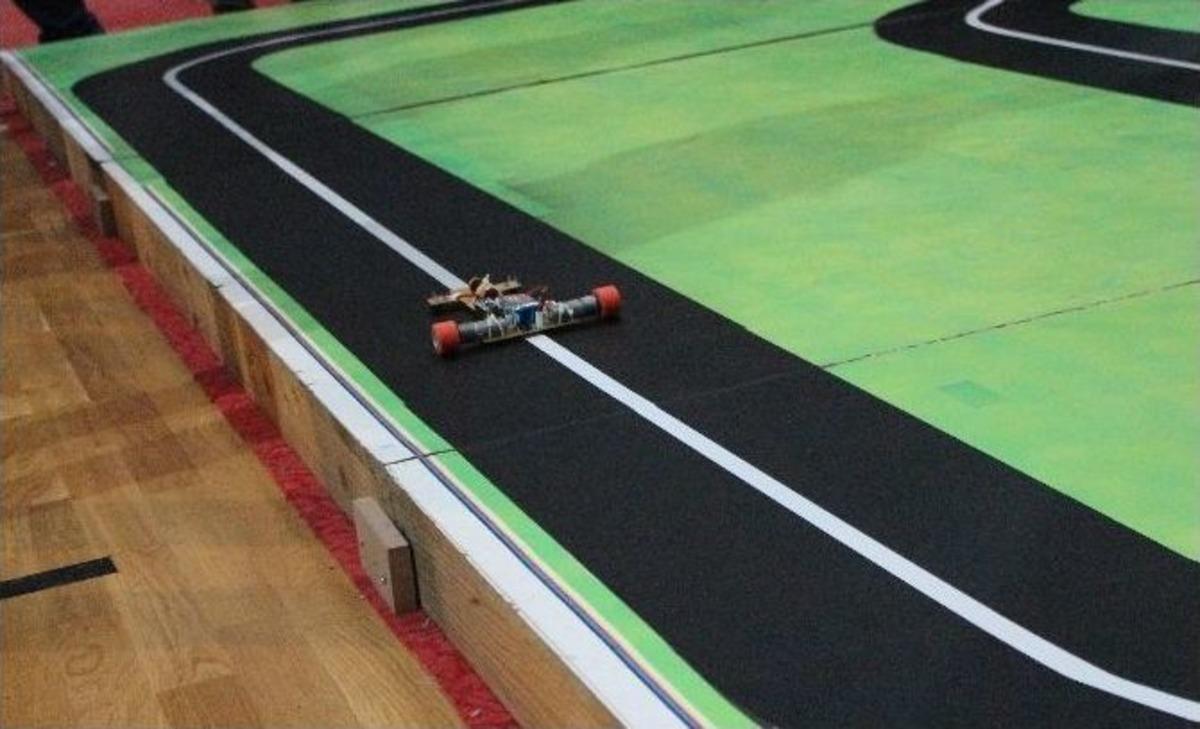 Od&uuml;&rsquo;de Robotlar Yarıştı