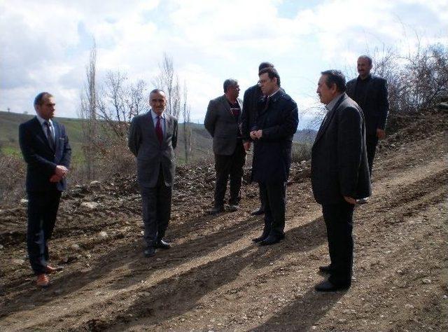 Kaymakam G&uuml;rsoy, Heyelan B&ouml;lgelerinde İnceleme Yaptı 1