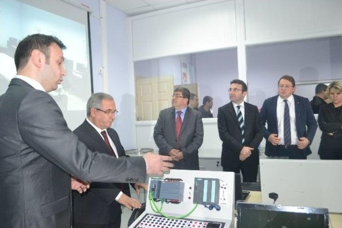 End&uuml;striye Dayalı Mesleki Eğitim Uygulama Ve Araştırma Merkezi A&ccedil;ıldı