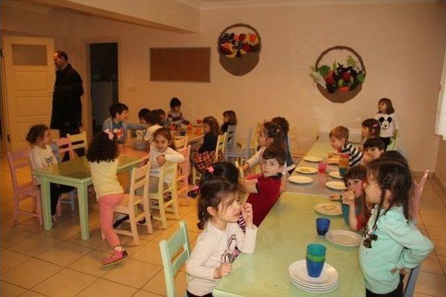 Sakarya M&uuml;ft&uuml;s&uuml; İlyas Serenli, Minik &Ccedil;ocuklarla Buluştu 1