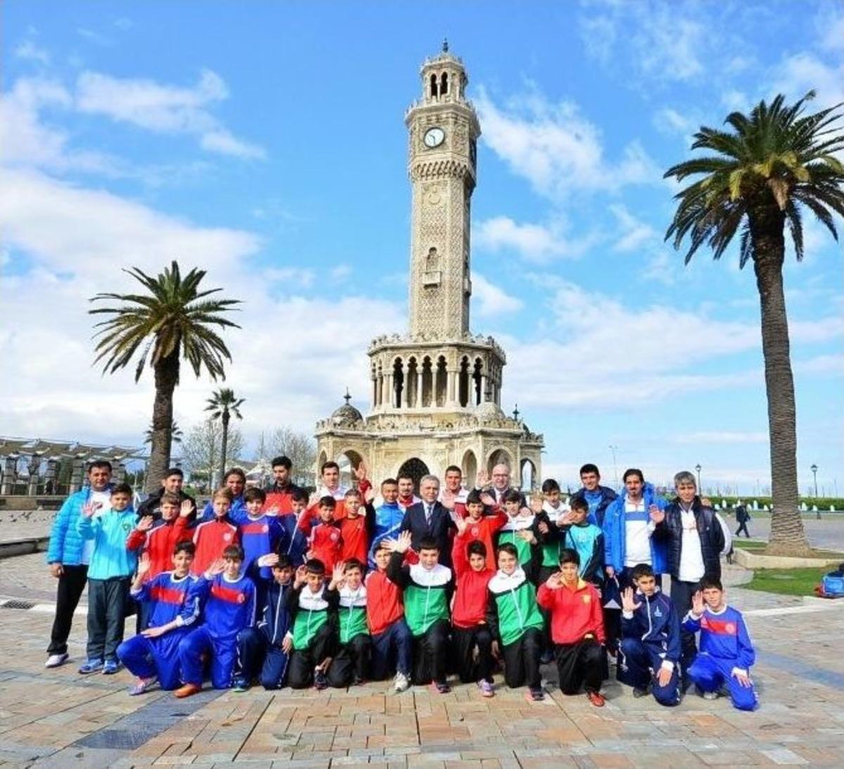 U12 Cup&rsquo;ta İzmir Dayanışması