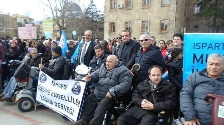 Isparta&rsquo;da Otizmde Farkındalık Y&uuml;r&uuml;y&uuml;ş&uuml; D&uuml;zenlendi