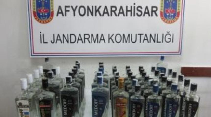 Afyonkarahisar&rsquo;da Jandarma 50 Şişe Ka&ccedil;ak İ&ccedil;ki Ele Ge&ccedil;irdi
