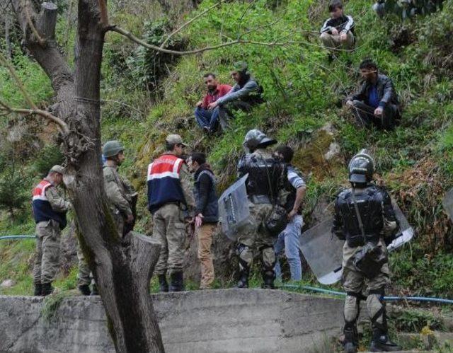 Dhkp-C'li Yayla'nın Cenazesi Toprağa Verilirken Evi Taşlandı  (2)