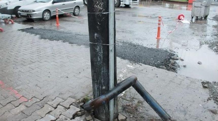 Elektrik Direğindeki Patlama Sesleri Korkuttu