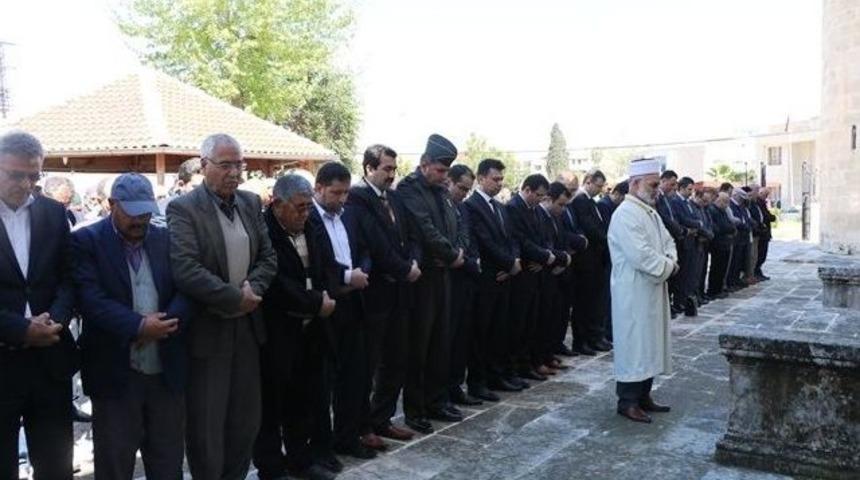 Şehit Savcı Kiraz İ&ccedil;in Tarsus&rsquo;ta Gıyabi Cenaze Namazı