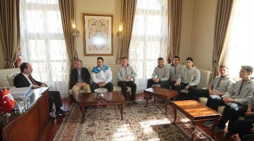 Edirne Belediyesi Fitness Spor Kul&uuml;b&uuml;&rsquo;nden Başkan G&uuml;rkan&rsquo;a Ziyaret
