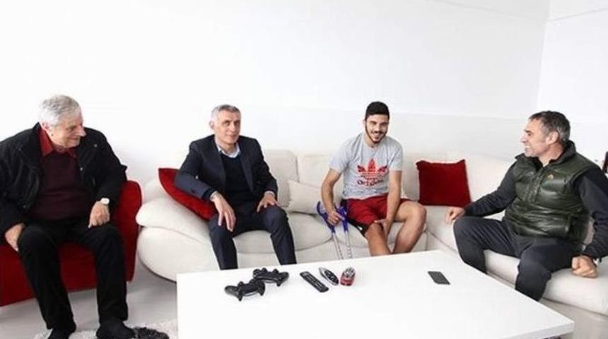 Hacıosmanoğlu Efsane Hocayı Evinde Ziyaret Etti