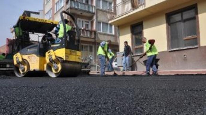 Belediye Asfaltlama &Ccedil;alışmalarına Devam Ediyor
