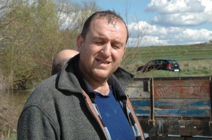 Traktör Nehre Düştü: 2 Yaralı G5