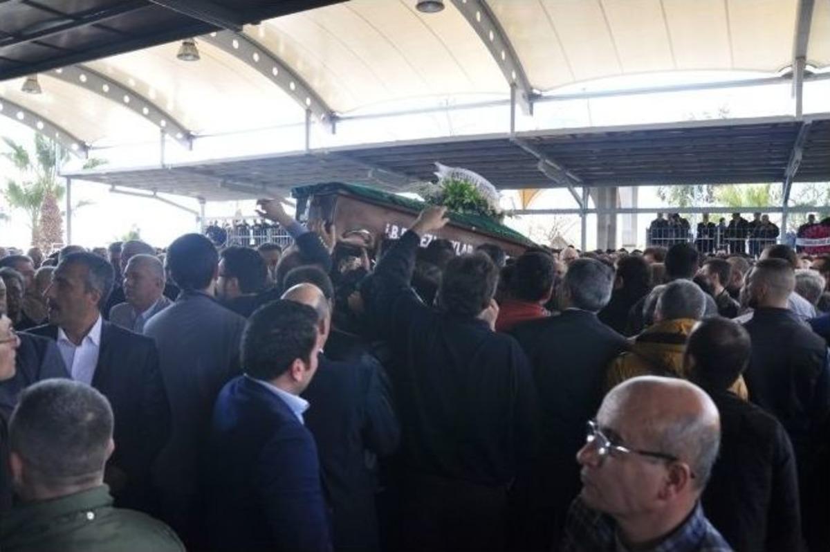 Oğlunun Cenaze Namazını Kıldırdı