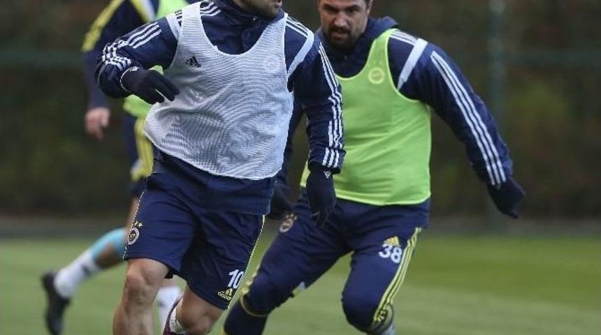 Fenerbah&ccedil;e, &Ccedil;aykur Rizespor Ma&ccedil;ı Hazırlıklarını S&uuml;rd&uuml;rd&uuml;