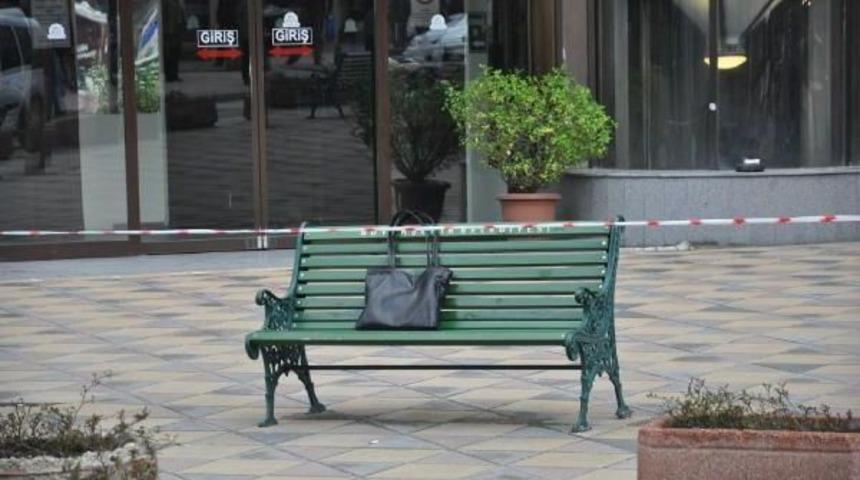 Bankta Unuttuğu &Ccedil;antası Polisi Ayağa Kaldırdı