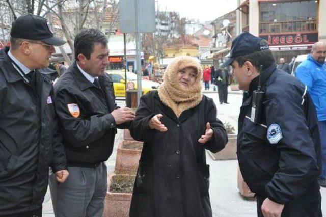 Bankta Unuttuğu &Ccedil;antası Polisi Ayağa Kaldırdı 1
