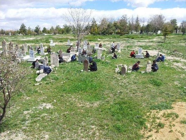 İmam Hatip &Ouml;ğrencilerinden &ldquo;son Durakta Son Kitabı Okuyoruz&rdquo; Etkinliği 1