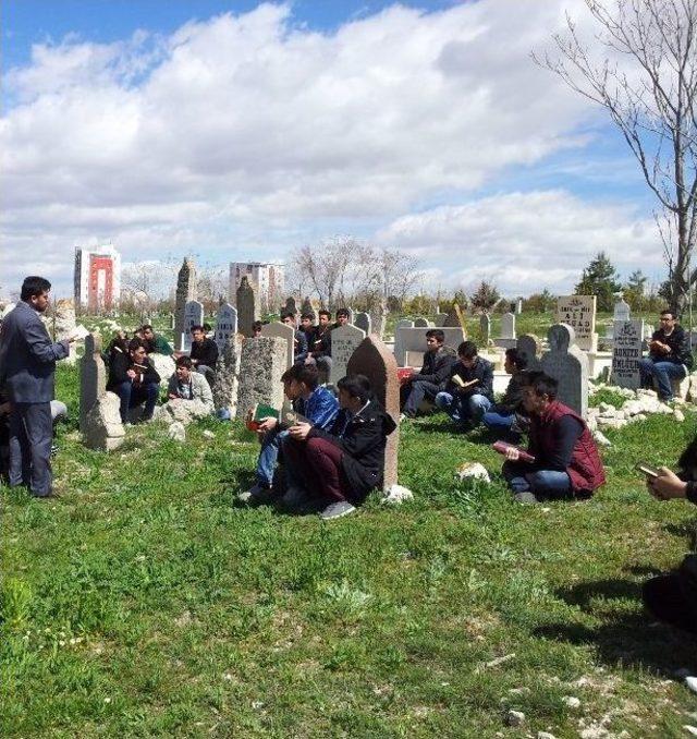 İmam Hatip &Ouml;ğrencilerinden &ldquo;son Durakta Son Kitabı Okuyoruz&rdquo; Etkinliği 2