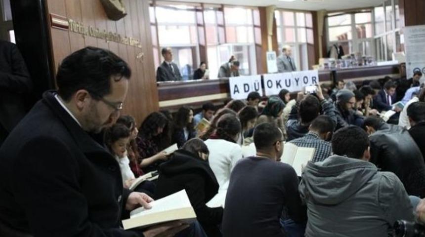 Ad&uuml;&rsquo;de &Ouml;ğrencilerin Eylemine Rekt&ouml;r De Destek Verdi