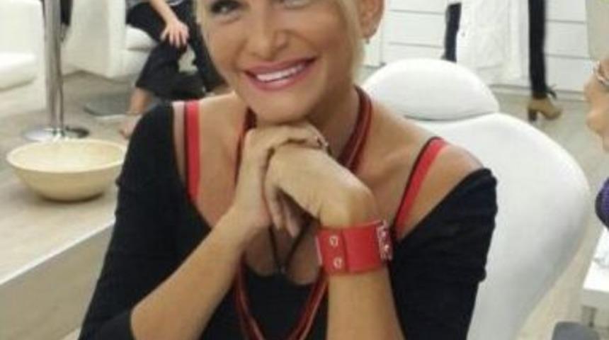 Kadınların G&uuml;zel G&ouml;r&uuml;nmesinin Form&uuml;l&uuml; Doğal Makyajdan Ge&ccedil;iyor