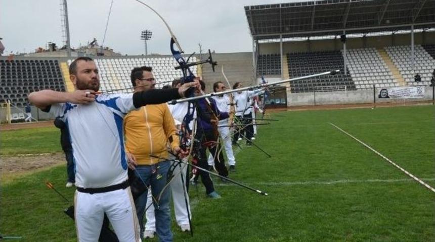 İlkbahar Okları Ok&ccedil;uluk İl Birinciliği İ&ccedil;in Fırlatıldı