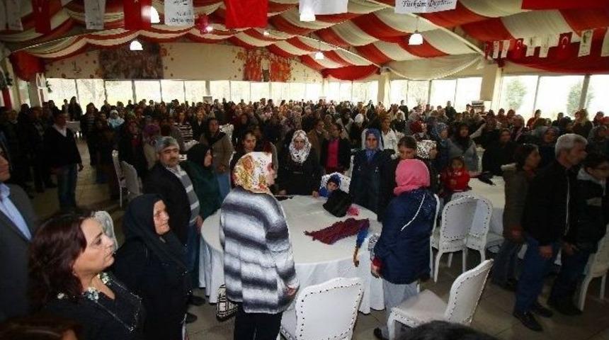 Bayraklı Belediyesi&rsquo;nden 900 &Ouml;ğrenciye Karşılıksız Burs