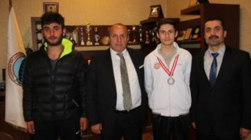 Liderspor Kul&uuml;b&uuml;&rsquo;nden Başkan Arslan&rsquo;a Ziyaret