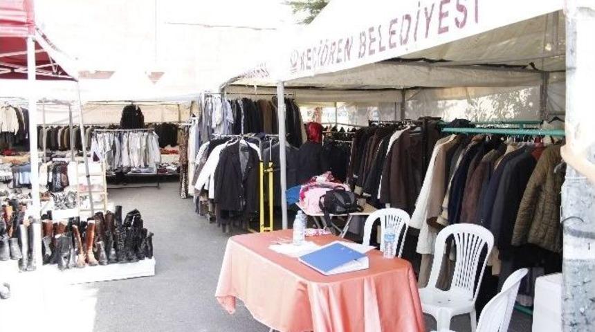 Ke&ccedil;i&ouml;ren&rsquo;de &lsquo;hayır &Ccedil;arşısı&rsquo; İkinci El Giysileri İhtiya&ccedil; Sahiplerine Ulaştırıyor