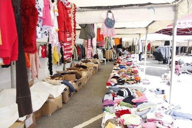 Ke&ccedil;i&ouml;ren&rsquo;de &lsquo;hayır &Ccedil;arşısı&rsquo; İkinci El Giysileri İhtiya&ccedil; Sahiplerine Ulaştırıyor 1